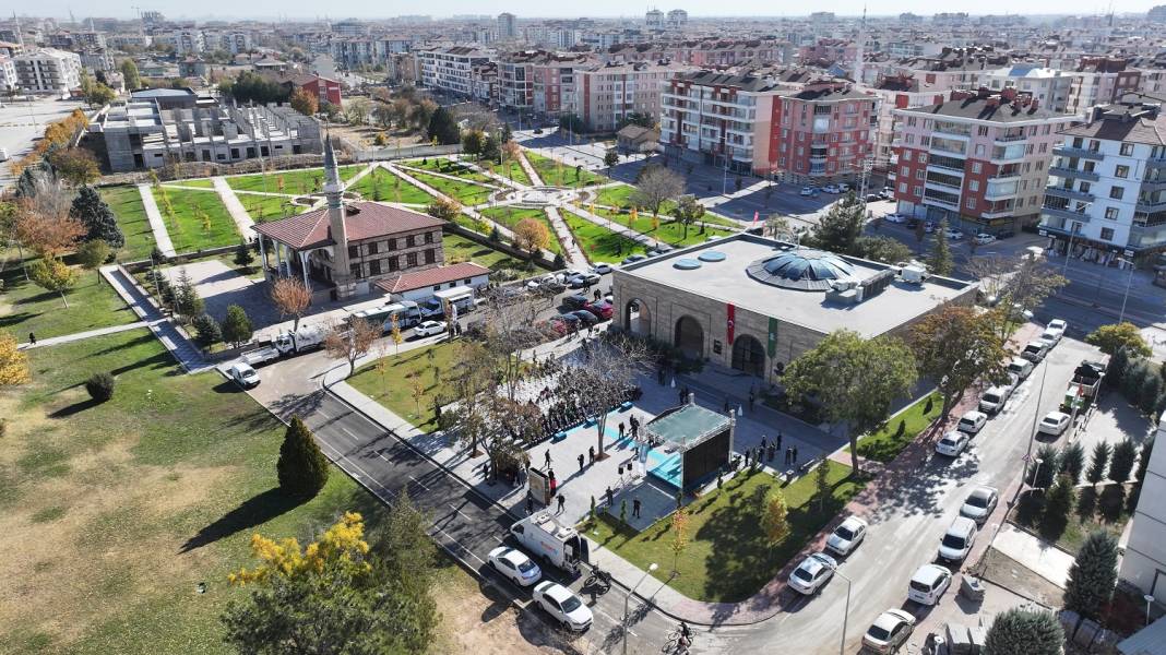 Konya’nın özgün mimarisiyle dikkat çeken mekanı açıldı 11